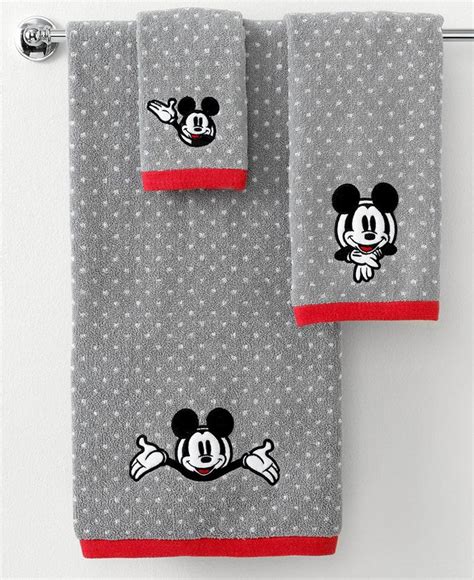 Mickey mouse maguc towel